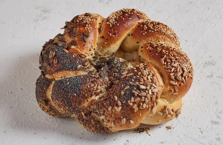 חלה חגיגית גרעינים